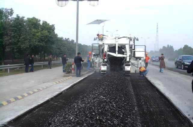 哈爾濱道路維修 路面開挖